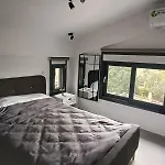 Maria 6 Minimalist Newly Built Townhouse Nyaraló *